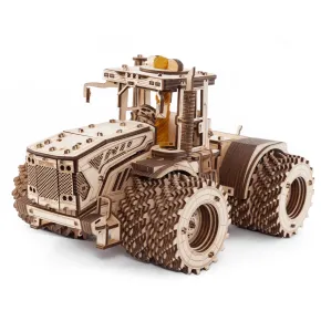 MagicHolz Kirovets K-7M Traktor mit Anhänger